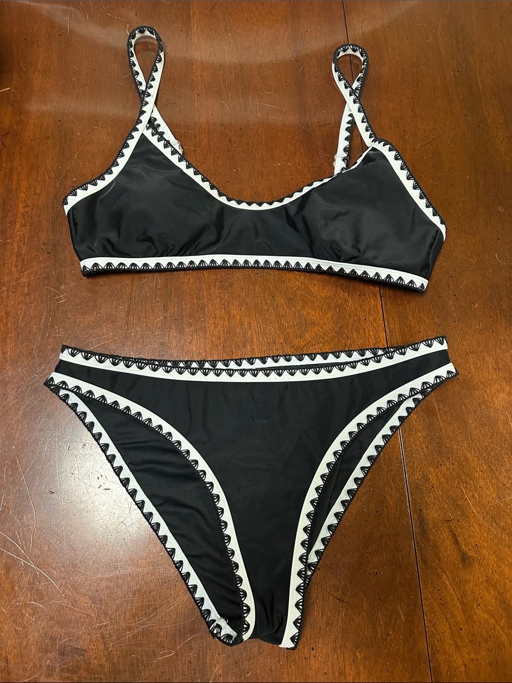 Black & White Trim Women's Bikini Set